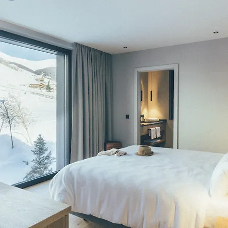 - Boutique 4*
