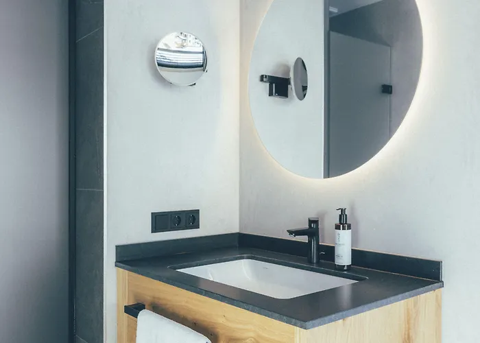 - Boutique Szálloda